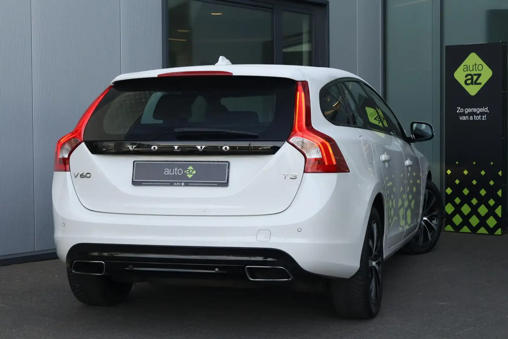 Volvo V60 2.0 T3 Polar+ Dynamic Weiß - 2