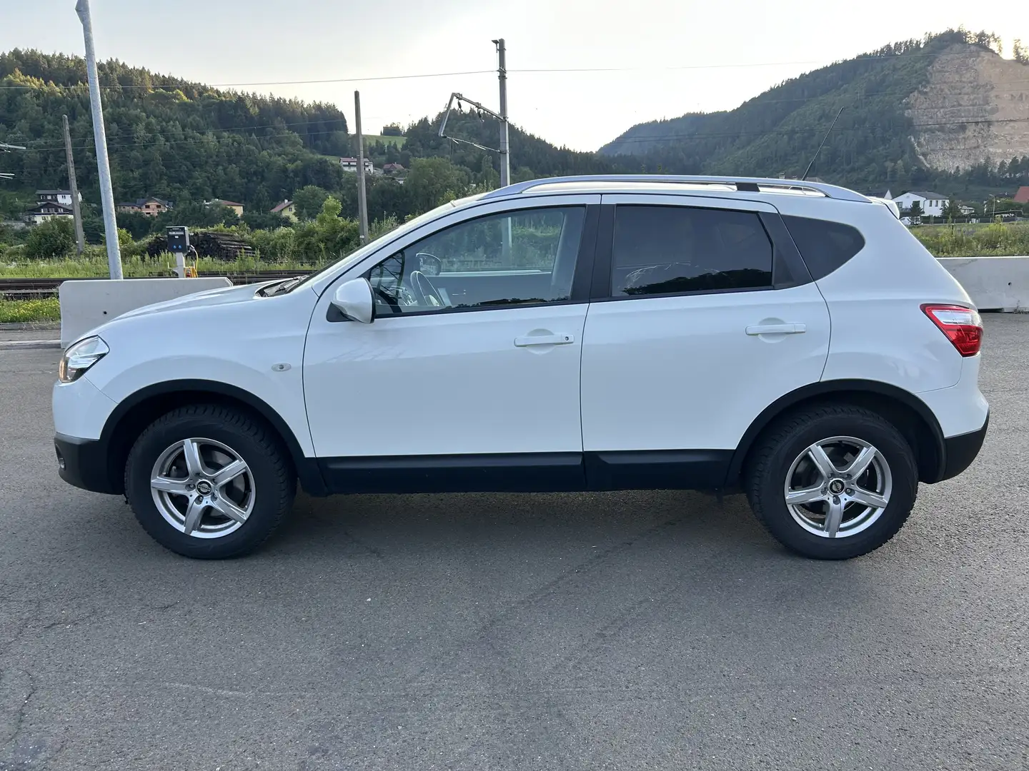 Nissan Qashqai 1,6 16V Visia 2WD - 1
