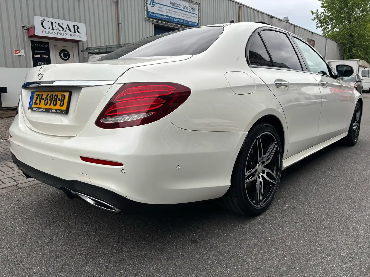 Mercedes-Benz E 220 D PRESTIGE PLUS AMG AUTOMAAT 9-TRAPS Wit - 2
