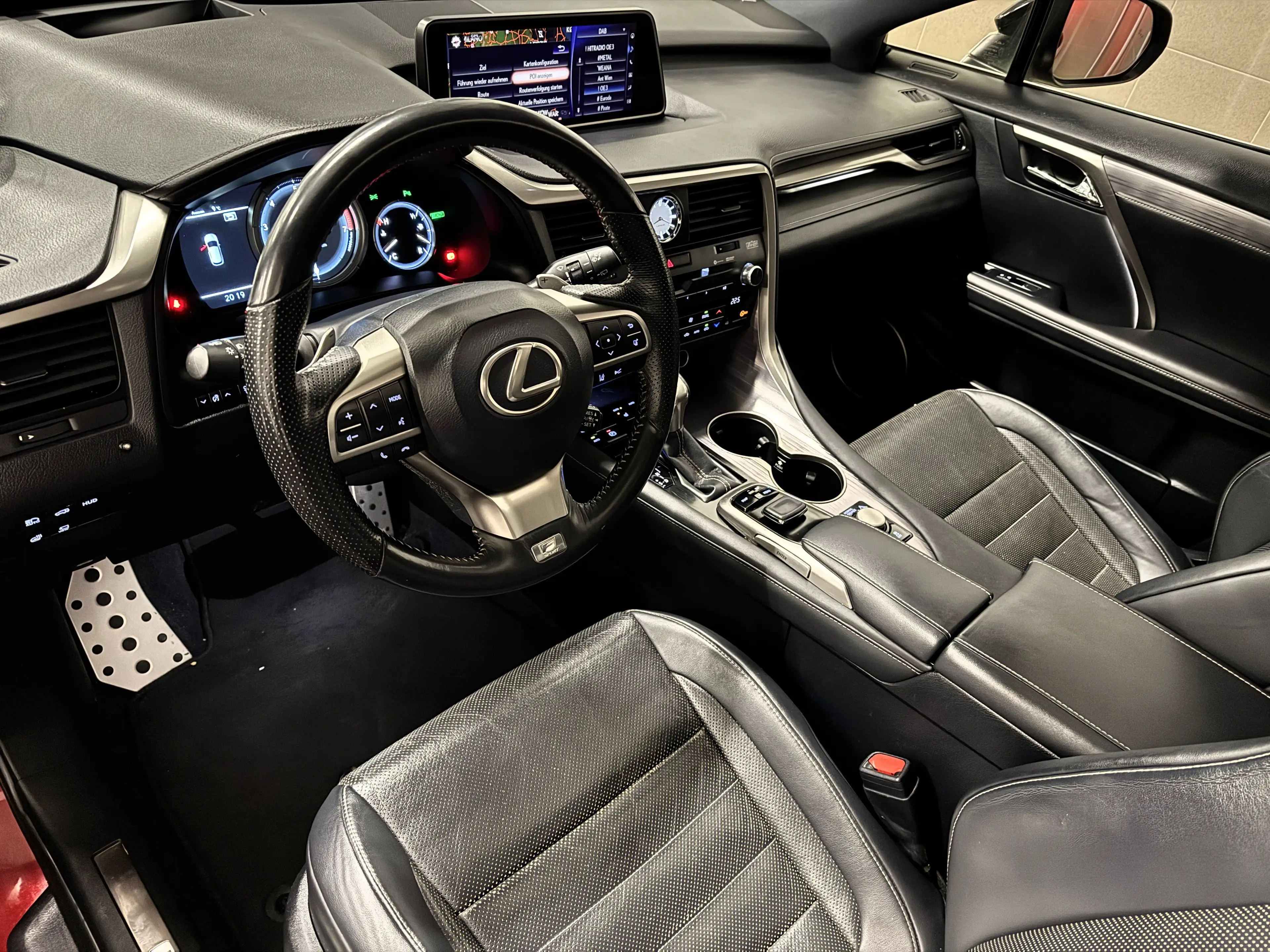 Lexus RX 450h 450h AWD F-Sport/Pano/Sitzbelüftung/LED/VOLL — photo 14