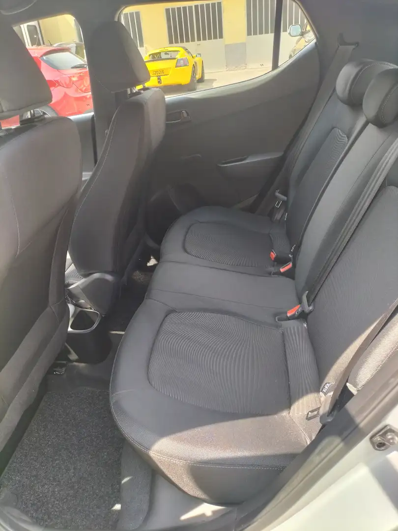 Hyundai i10 1.0 GO! Ezüst - 2