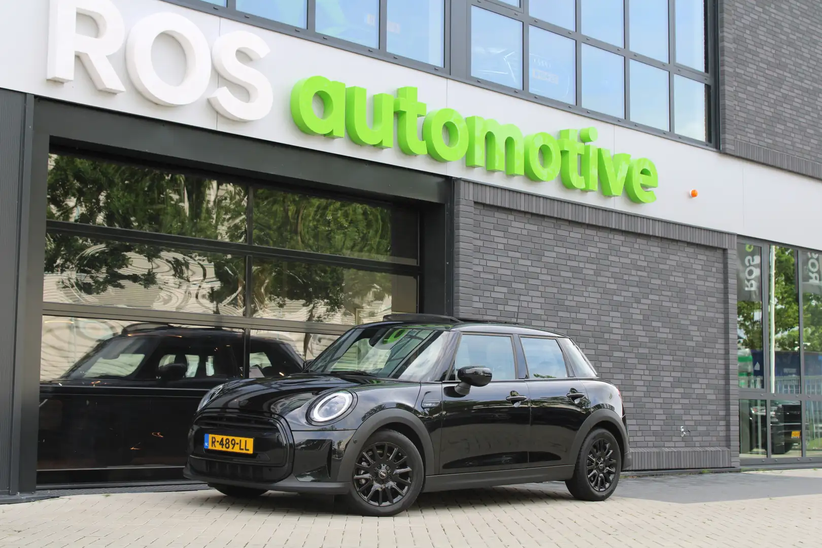 MINI Cooper Mini 1.5 Camden Plus Edition | NAP! | BTW | PANO | Zwart - 1