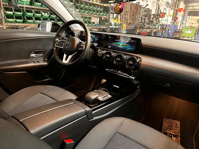 Mercedes-Benz A view 2