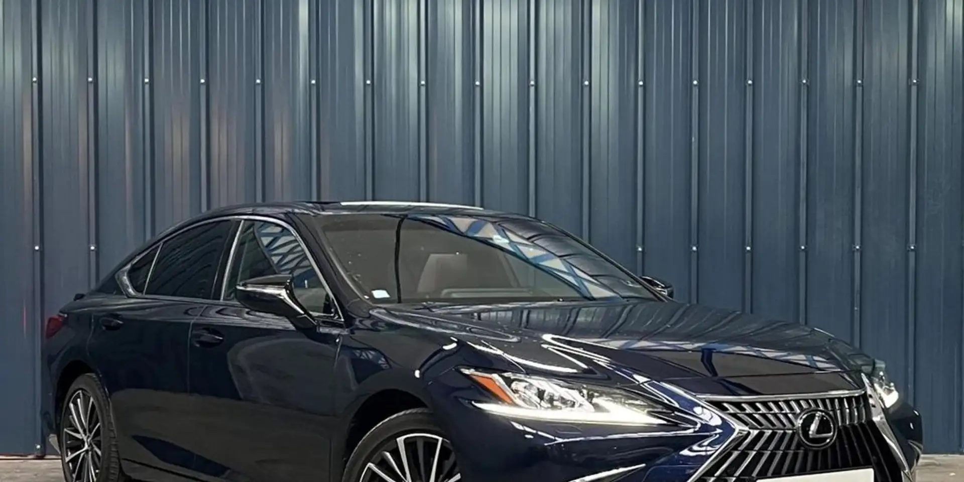 Lexus ES 300 300H Luxe Garantie 1 an Sièges chauffants et ventilés Caméra de recul Toit ouvrant Bleu - 2