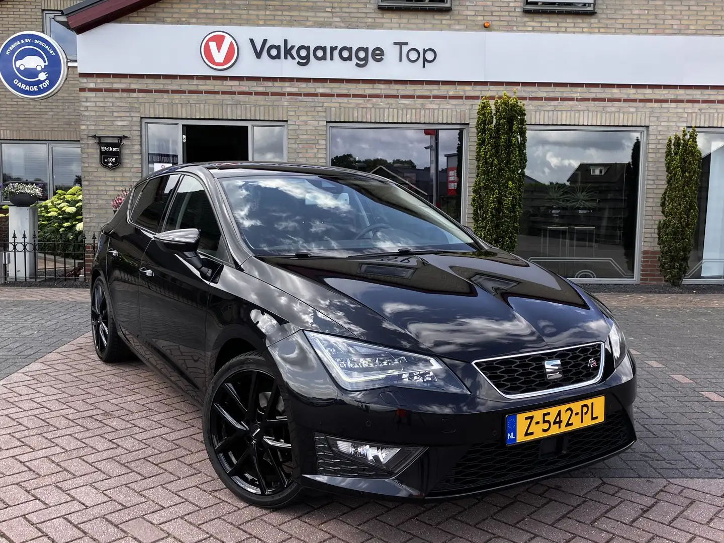 SEAT Leon 1.4 TSI FR | Bomvol opties | Pano | Trekhaak Schwarz - 2