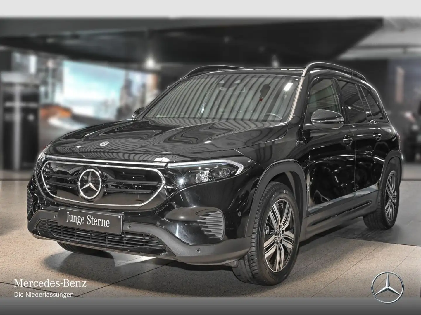 Mercedes-Benz EQB 300 4M ELECTRICART+NIGHT+ADVANCED+PANO+KAMERA Schwarz - 2