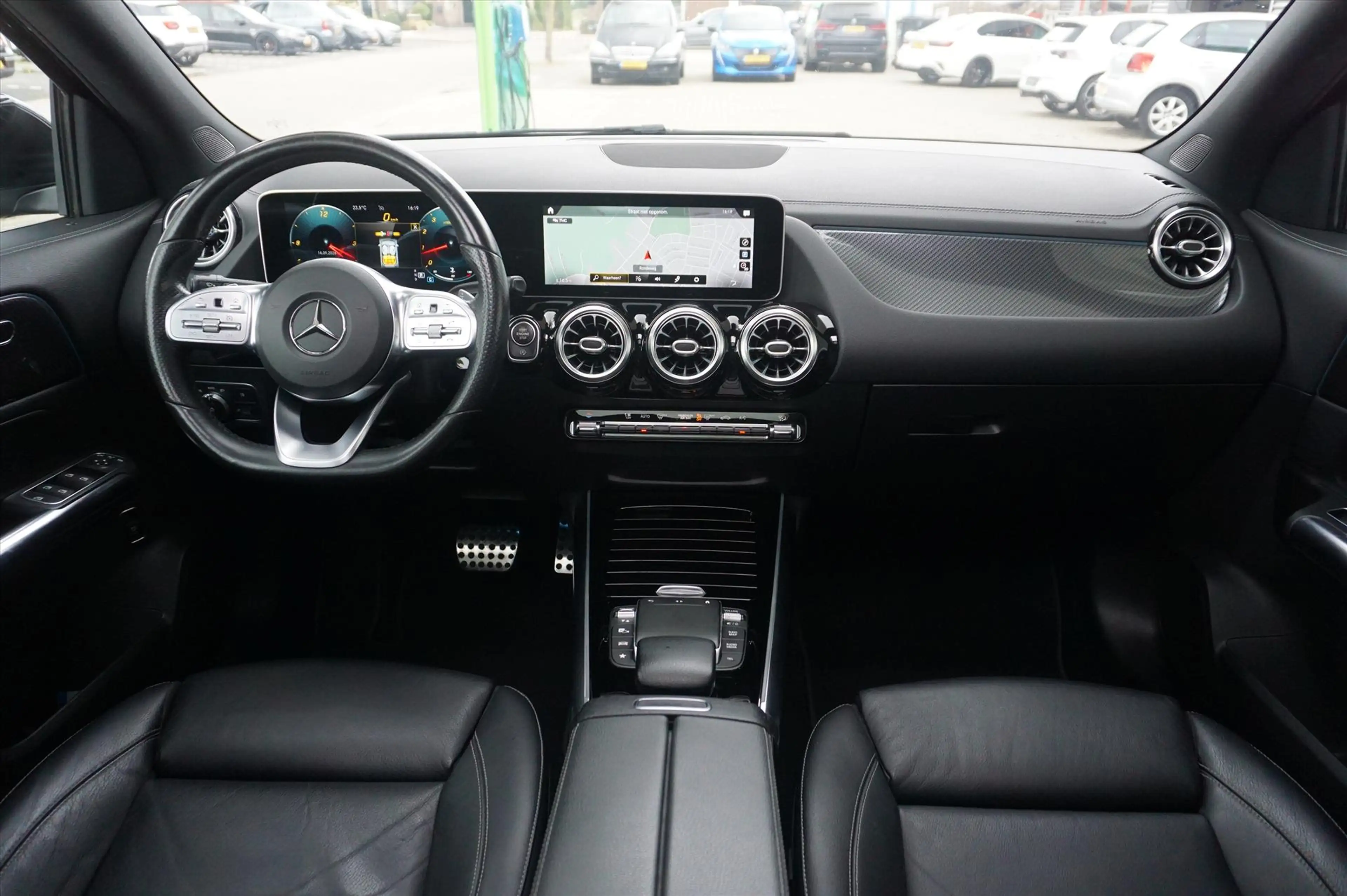 Mercedes-Benz GLA 250 4MATIC AMG Line / Panoramadak / Virtual Cockpit / — photo 8
