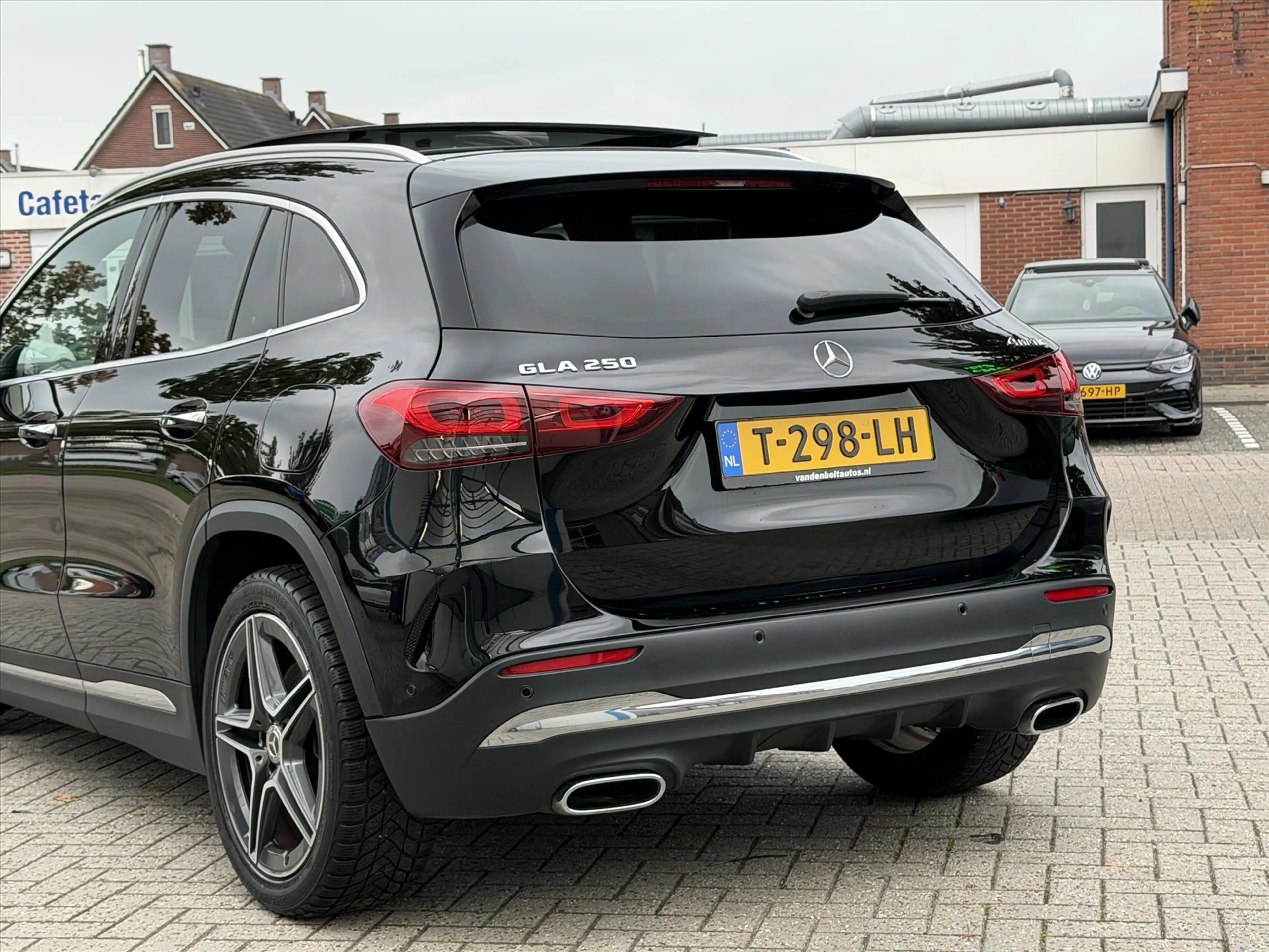 Mercedes-Benz GLA 250 4MATIC AMG Line / Panoramadak / Virtual Cockpit / — photo 5