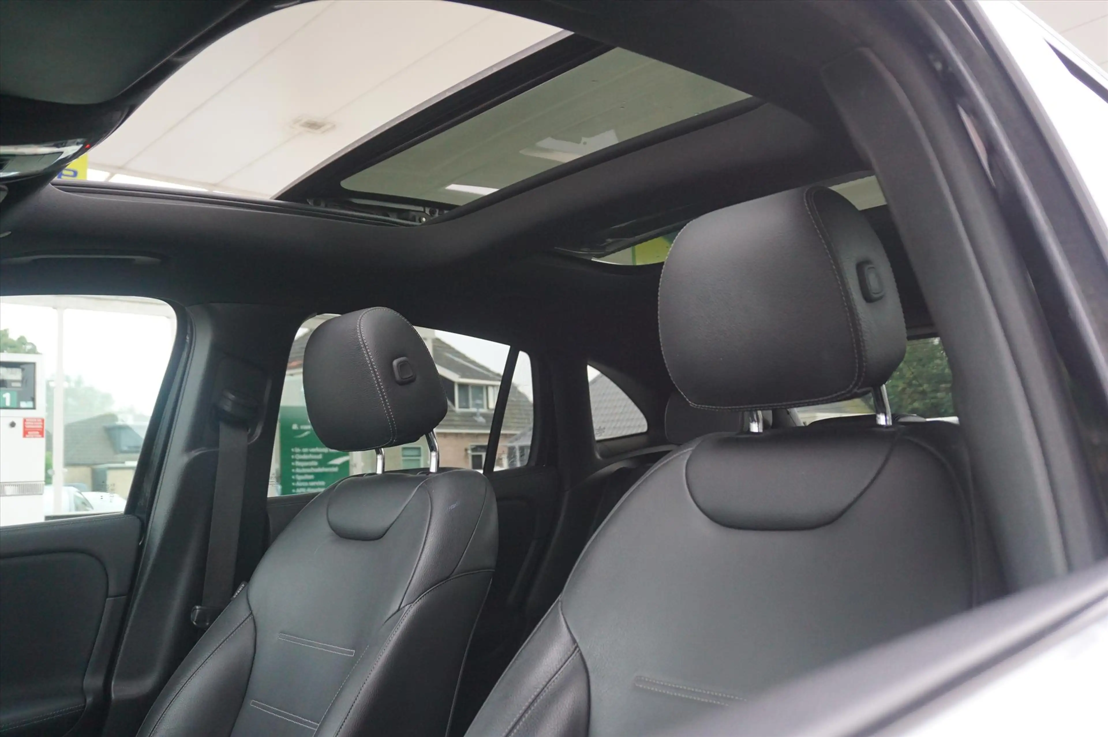 Mercedes-Benz GLA 250 4MATIC AMG Line / Panoramadak / Virtual Cockpit / — photo 10