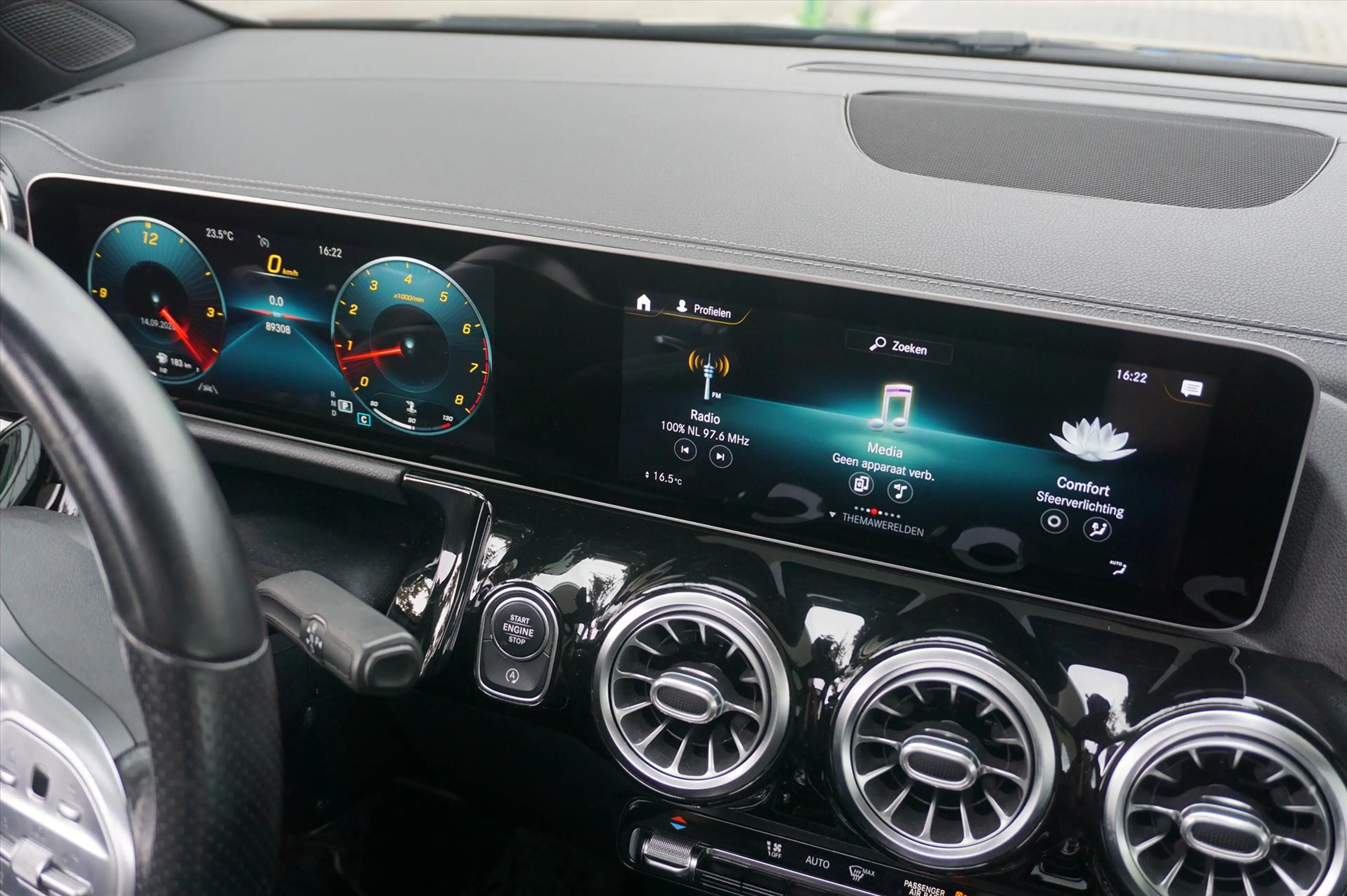 Mercedes-Benz GLA 250 4MATIC AMG Line / Panoramadak / Virtual Cockpit / — photo 12
