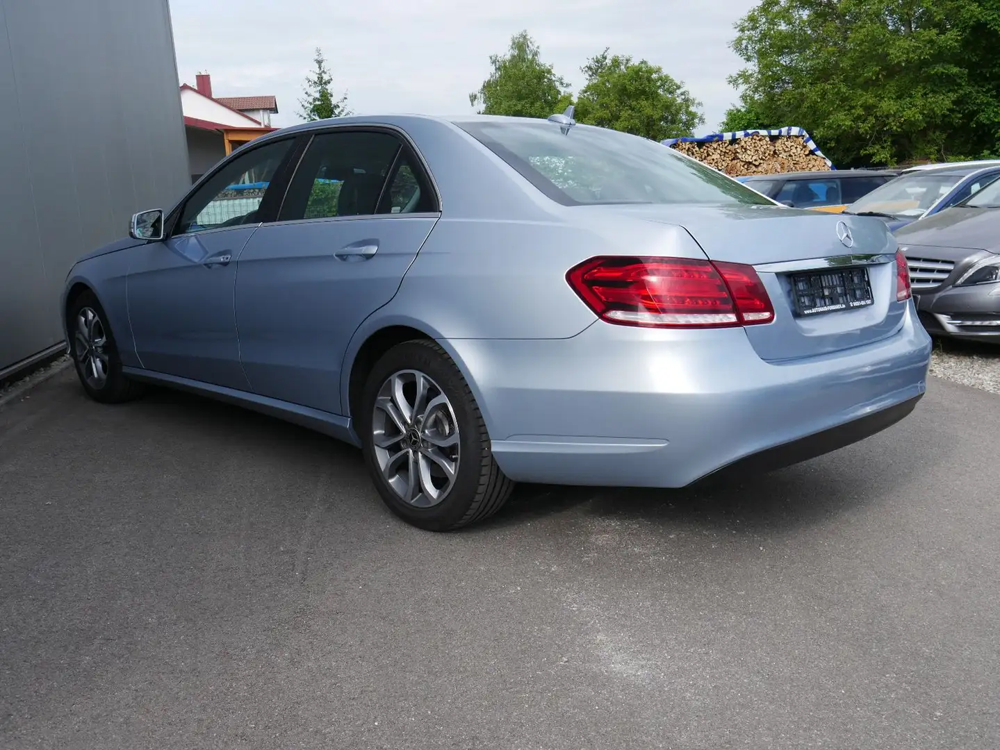 Mercedes-Benz E 250 CDI BlueEfficiency Stříbrná - 2