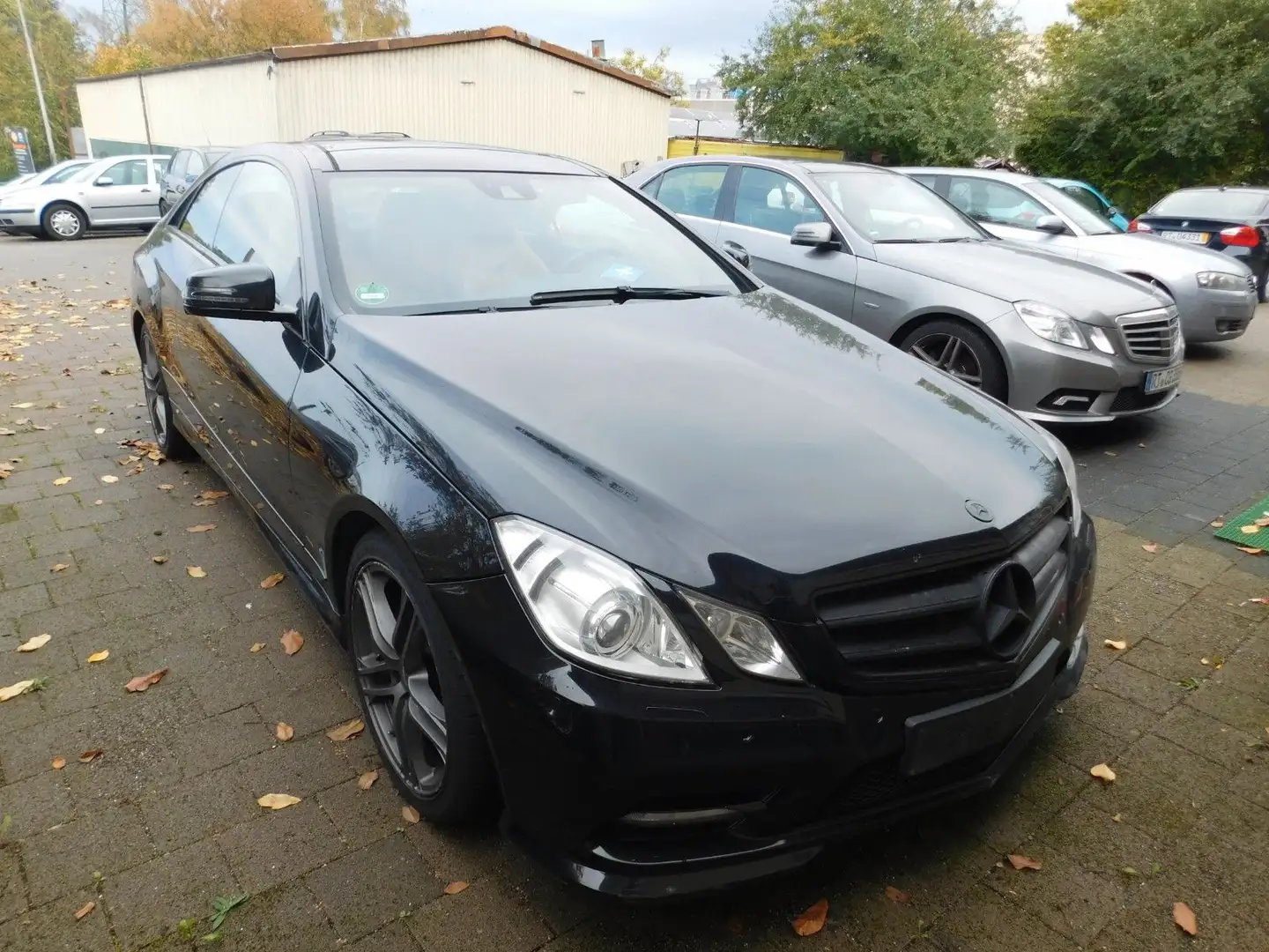 Mercedes-Benz E 350 E -Klasse Coupe|AMG-LINE|F1|PANO| Černá - 2