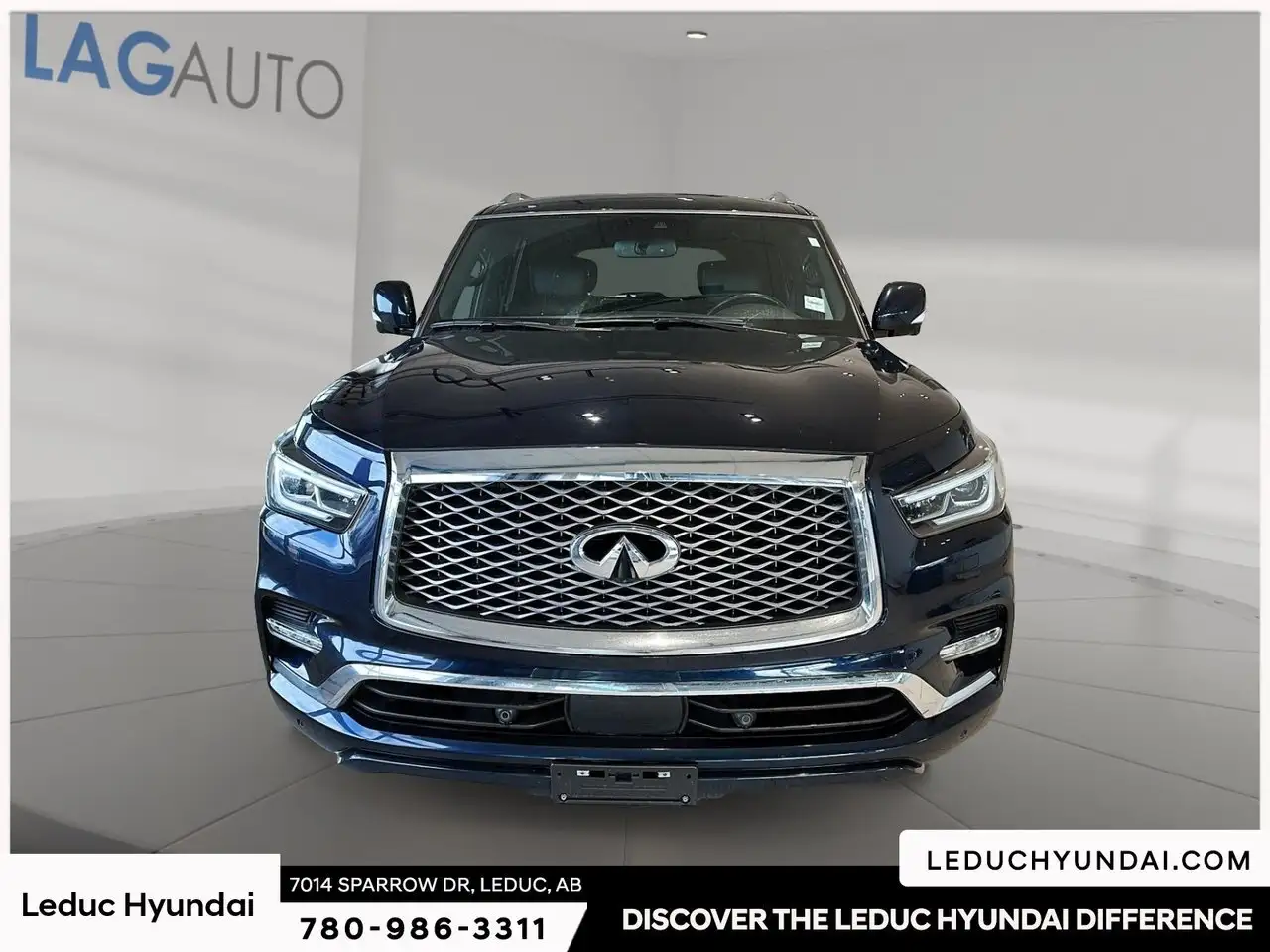 Infiniti QX80 снимка Infiniti QX80