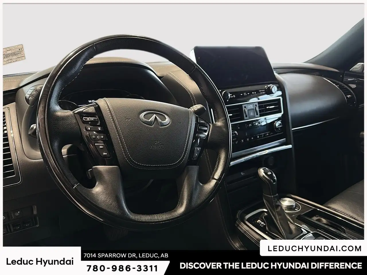 Infiniti QX80 снимка Infiniti QX80