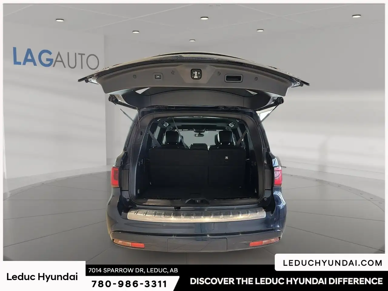 Infiniti QX80 снимка Infiniti QX80