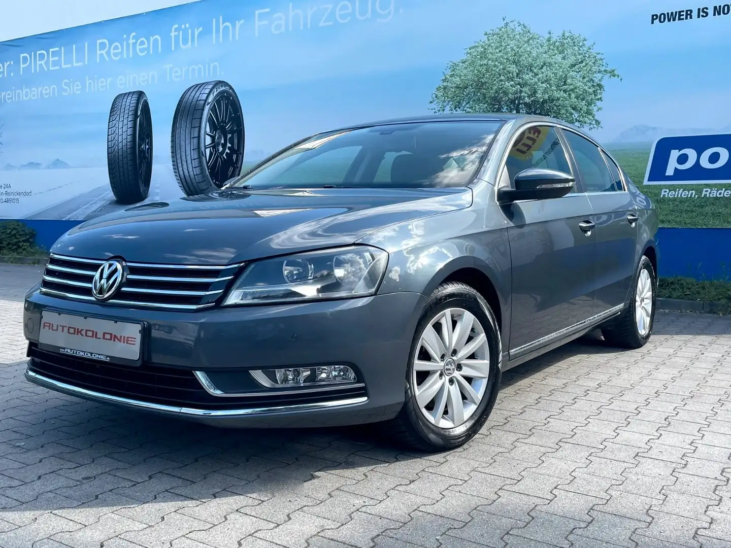 Volkswagen Passat Lim. BMT*1.HAND*AUTOM*ERST 55TKM*RENTNERF Grau - 1