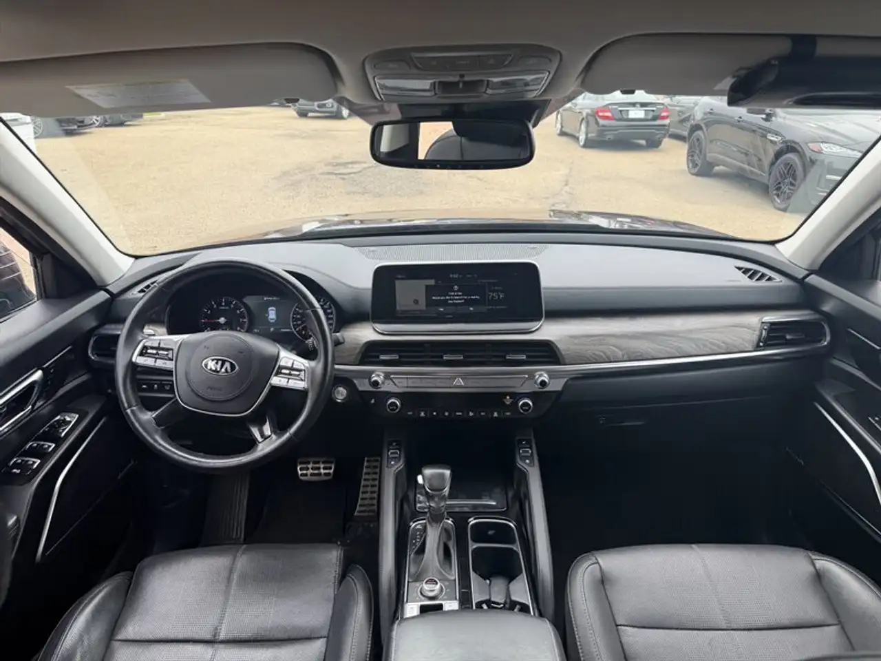 Kia Telluride снимка Kia Telluride