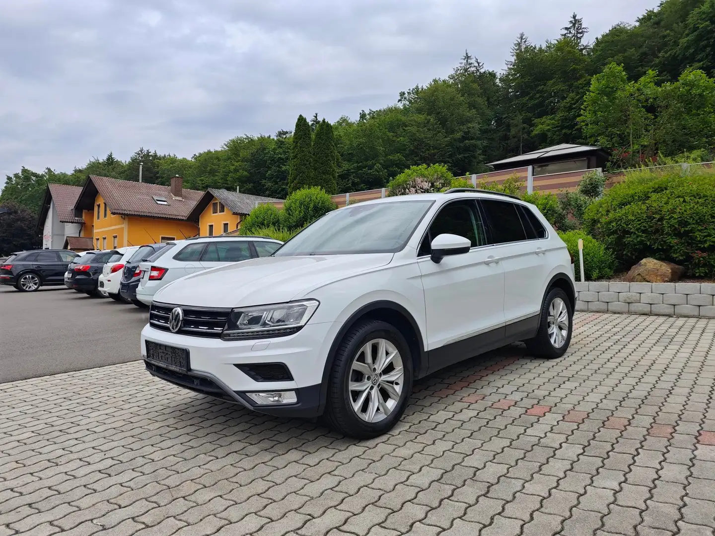 Volkswagen Tiguan Comfortline BMT 4Motion*ACC*AHK*Navi*RFK* Weiß - 2