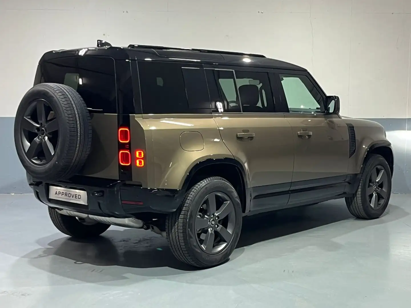 Land Rover Defender 110 3.0D l6 MHEV X-Dynamic SE AWD Aut. 250 Marrón - 2