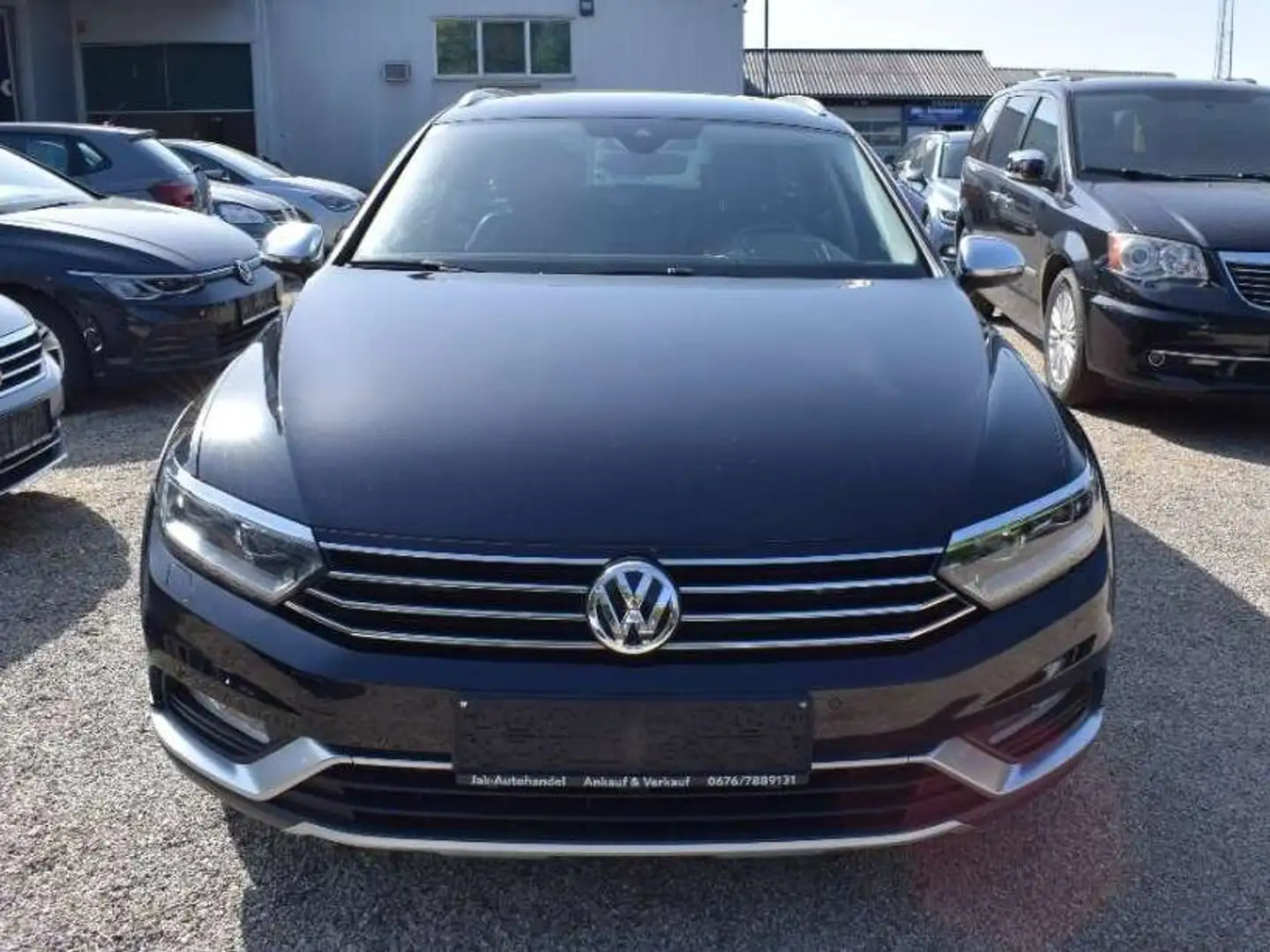 Volkswagen Passat Alltrack Business 2,0 SCR TDI DSG Schwarz - 2