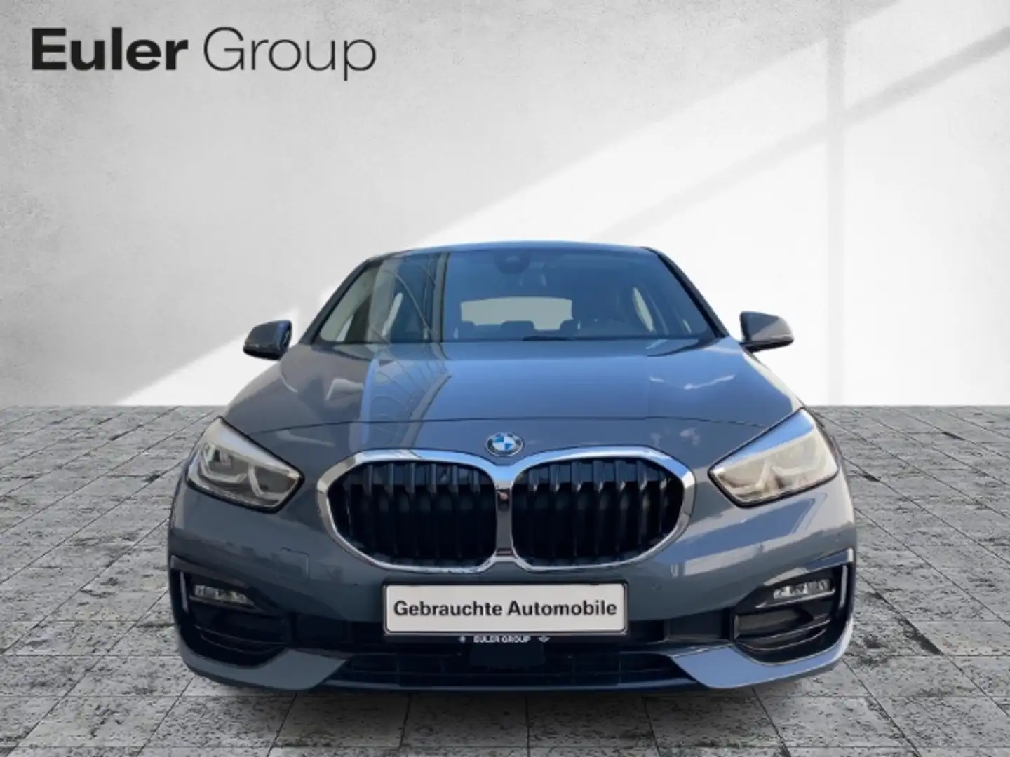 BMW 118 i Sport Line AHK AdLED ParkAss Hifi ComfDigiCockpi Grau - 2