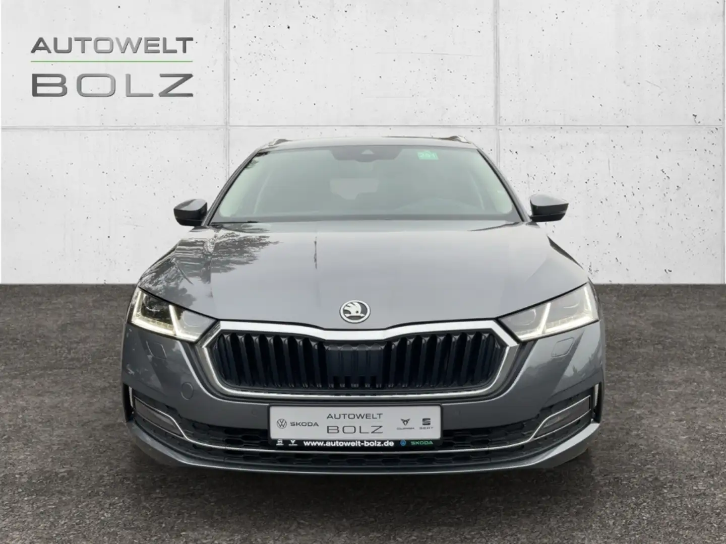 Skoda Octavia Combi Style 2.0 TDI HUD Navi Kamera DigiCock Klima Grau - 2