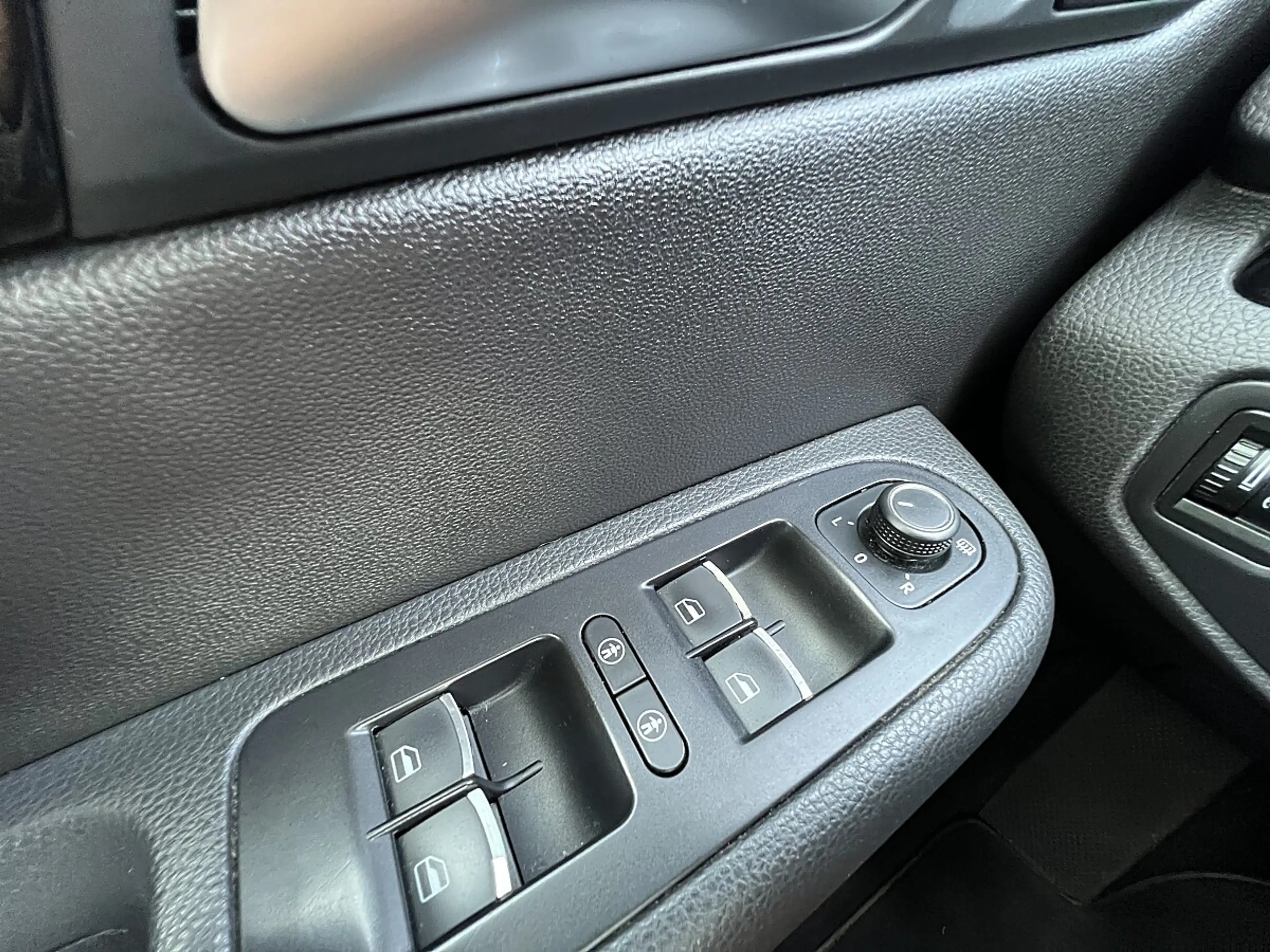 Volkswagen Sharan Business+ 2,0 TDI DSG 4Motion — photo 13