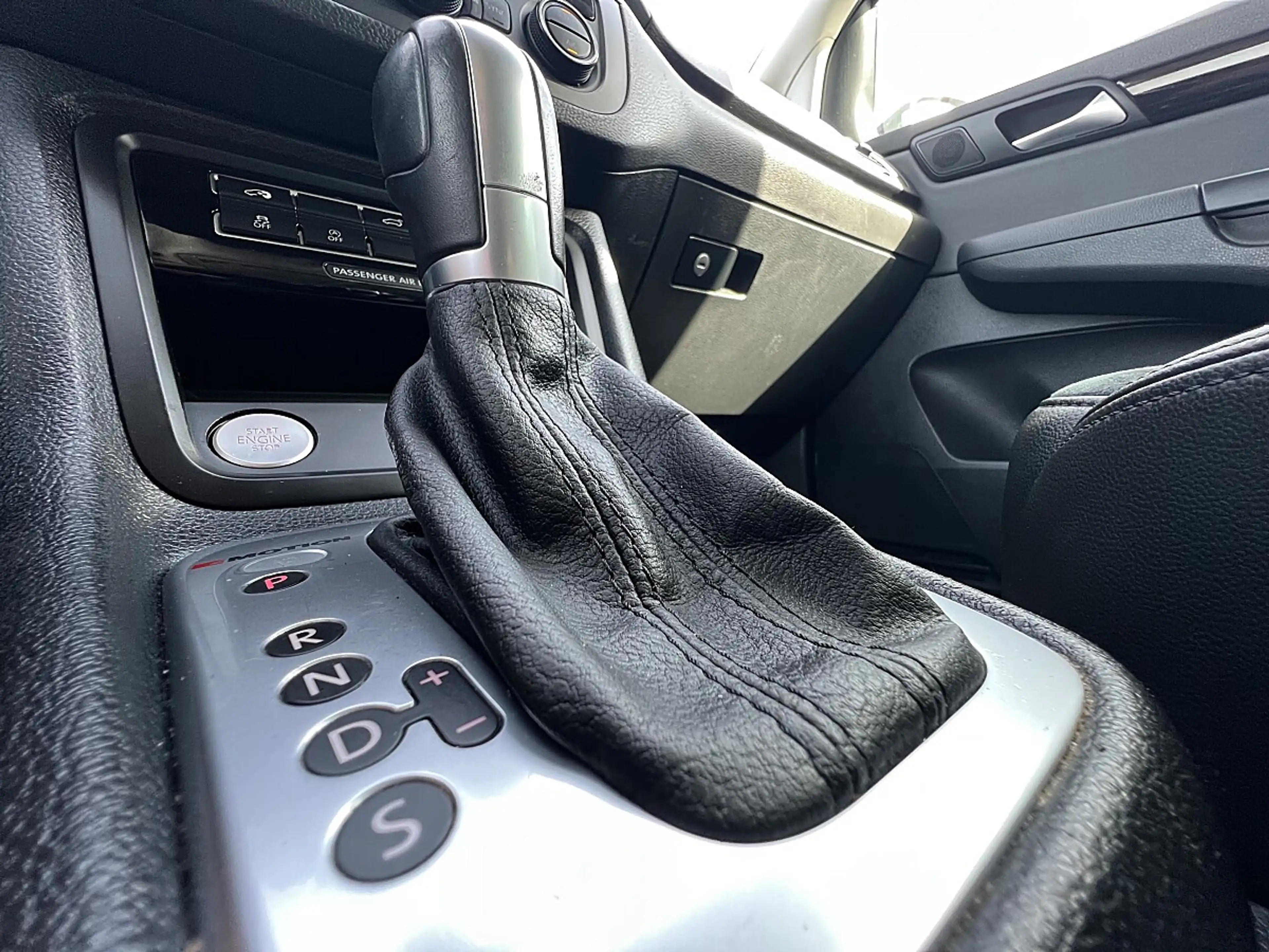 Volkswagen Sharan Business+ 2,0 TDI DSG 4Motion — photo 15