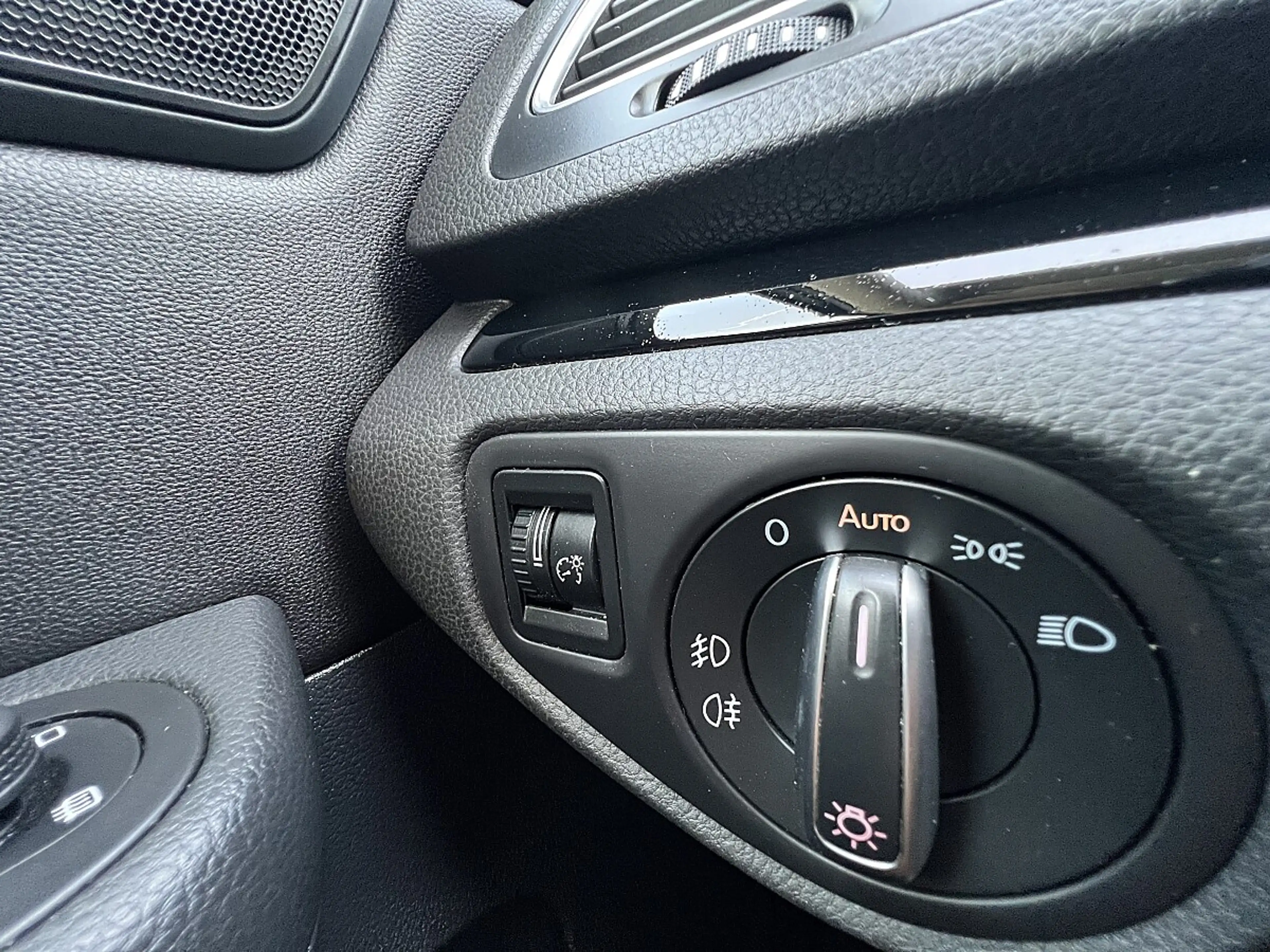 Volkswagen Sharan Business+ 2,0 TDI DSG 4Motion — photo 12
