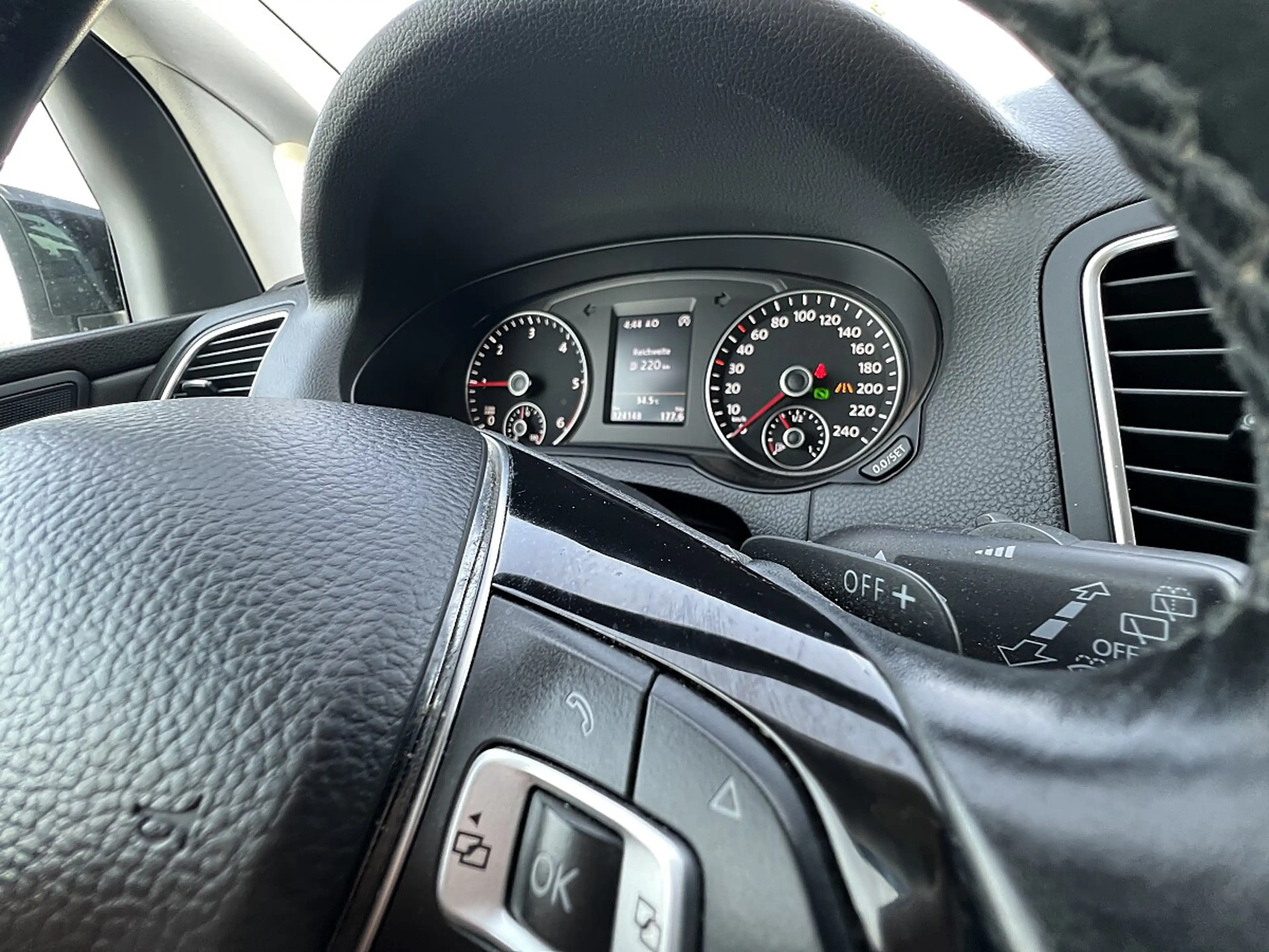 Volkswagen Sharan Business+ 2,0 TDI DSG 4Motion — photo 14