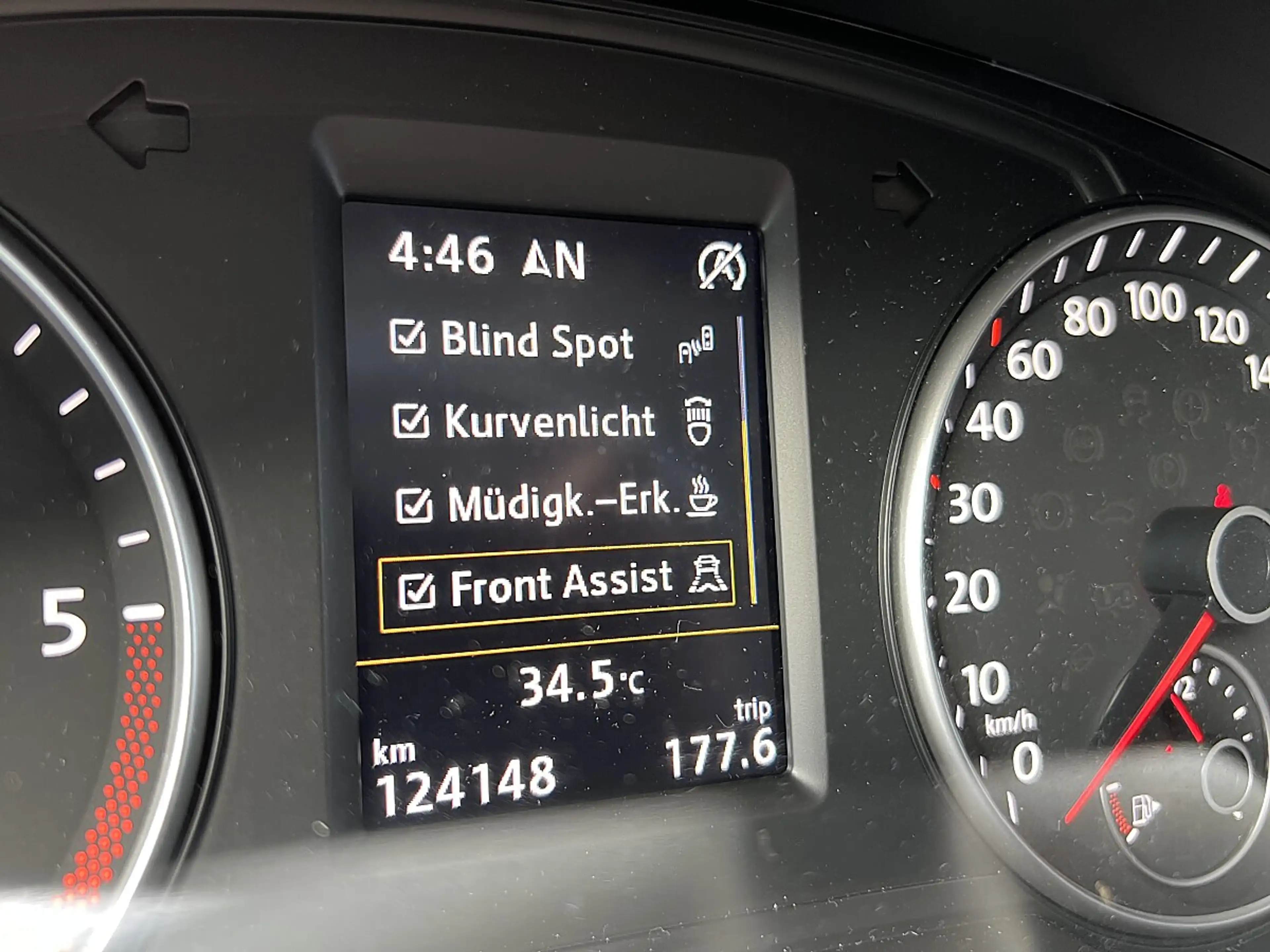 Volkswagen Sharan Business+ 2,0 TDI DSG 4Motion — photo 9