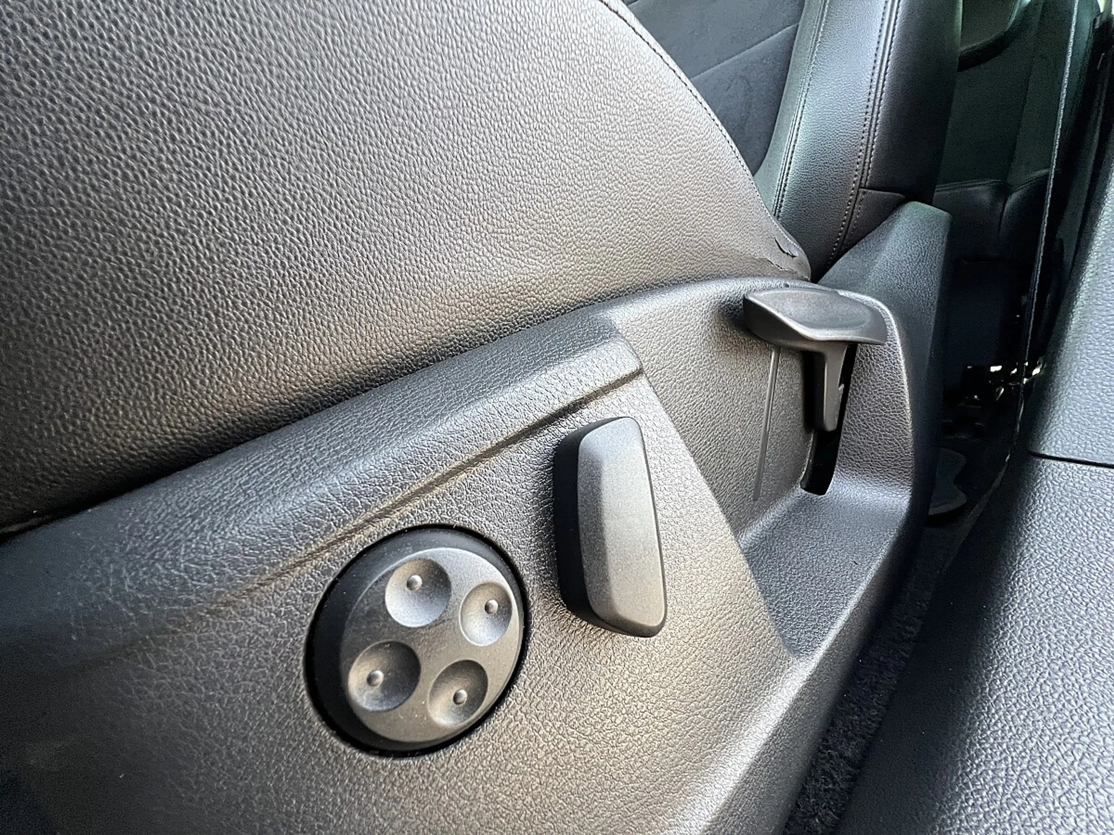 Volkswagen Sharan Business+ 2,0 TDI DSG 4Motion — photo 11