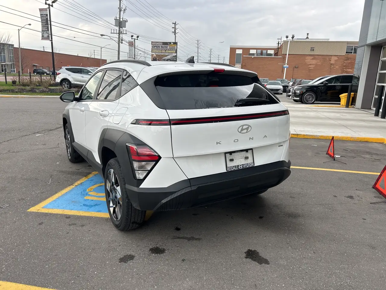 Hyundai KONA снимка Hyundai KONA