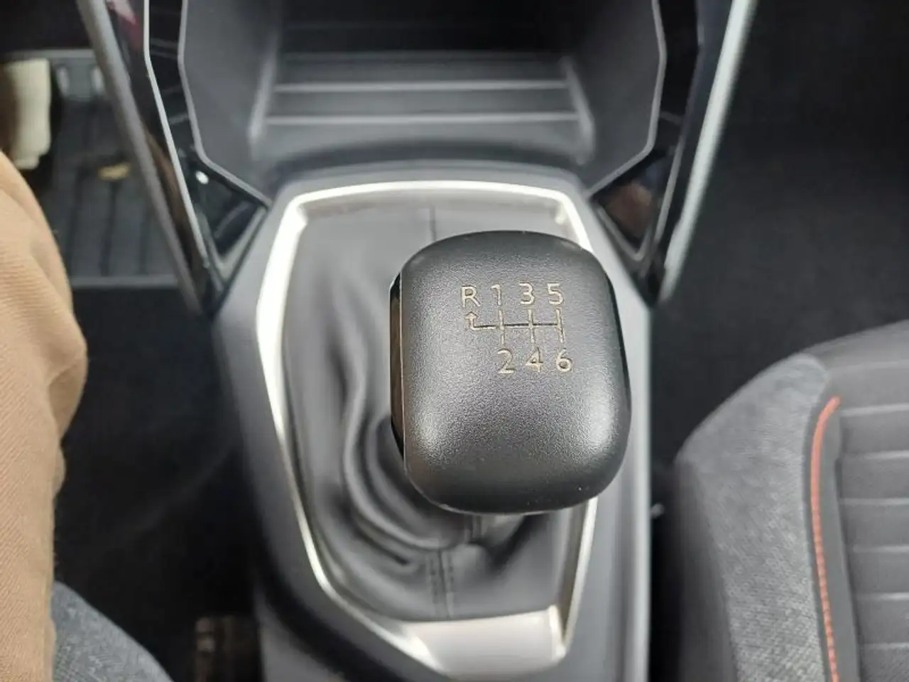 Peugeot 2008, миниатюра 12