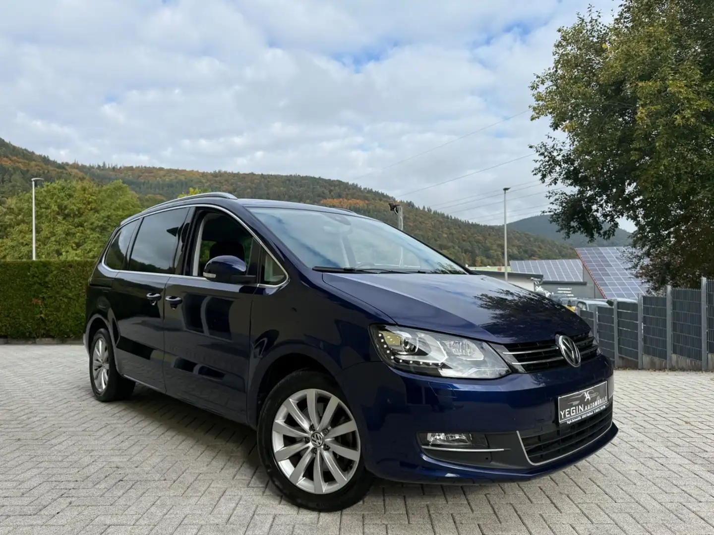 Volkswagen Sharan 1.4 TSI Highline BMT/Start-Stopp 7-Sitzer Blau - 1
