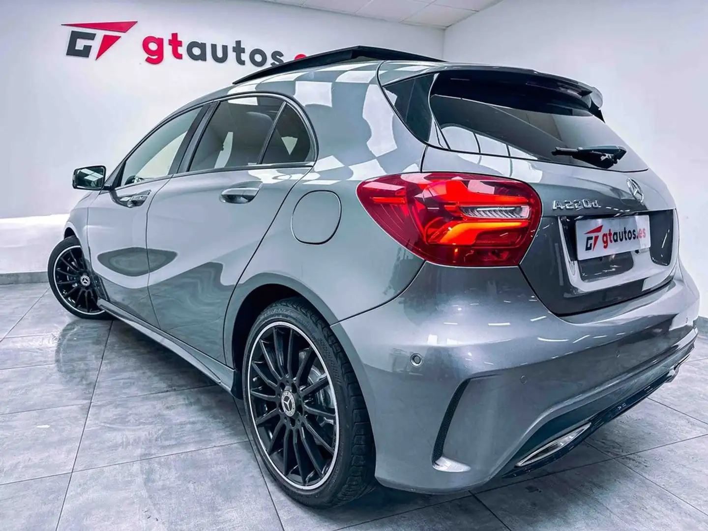 Mercedes-Benz A 45 AMG 220d BlueEfficiency Sport 177CV Šedá - 1
