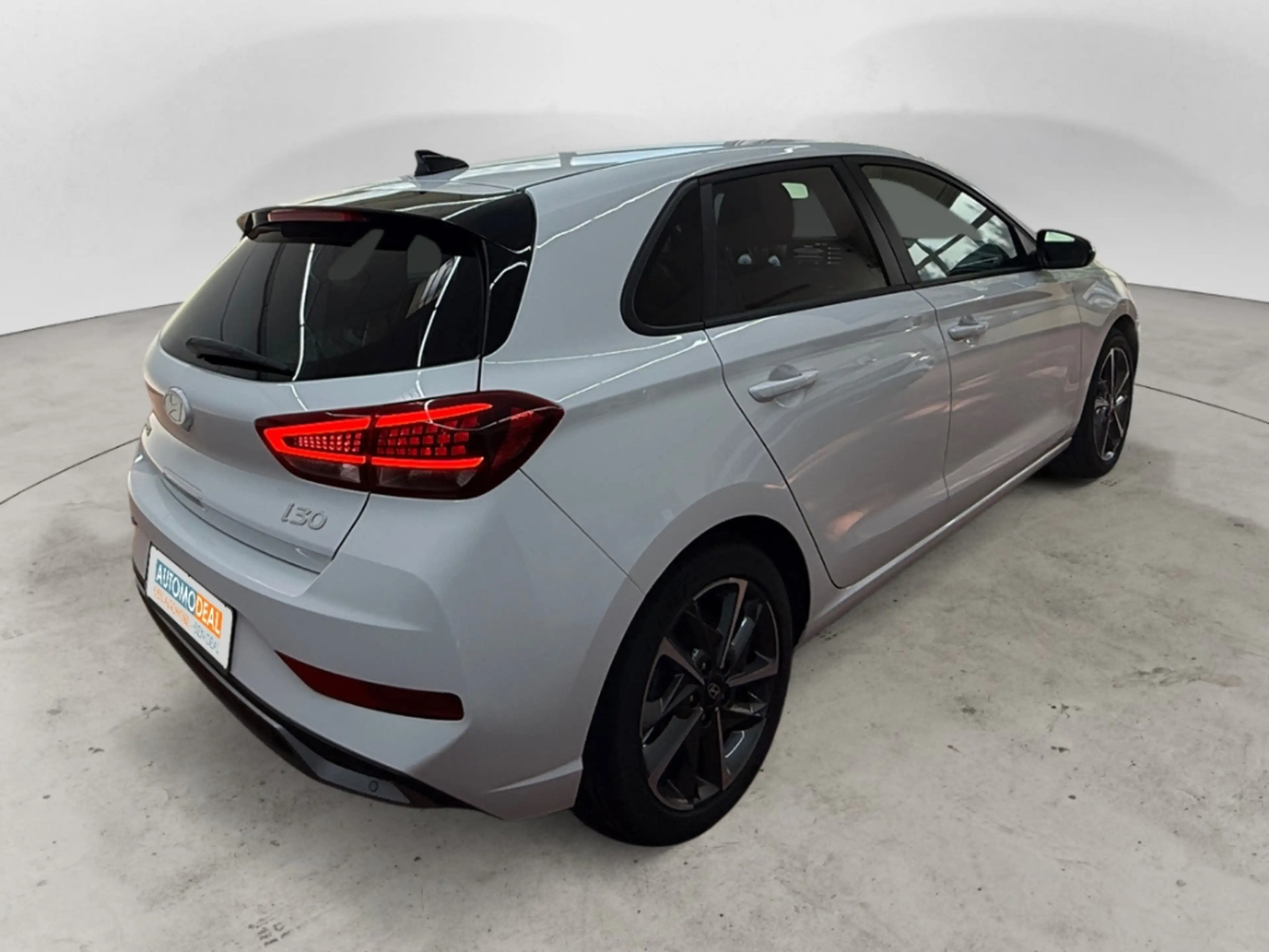 Hyundai i30 Advantage AUTOMATIK NAV LED DIG-DISPLAY KAMERA ACC — photo 5