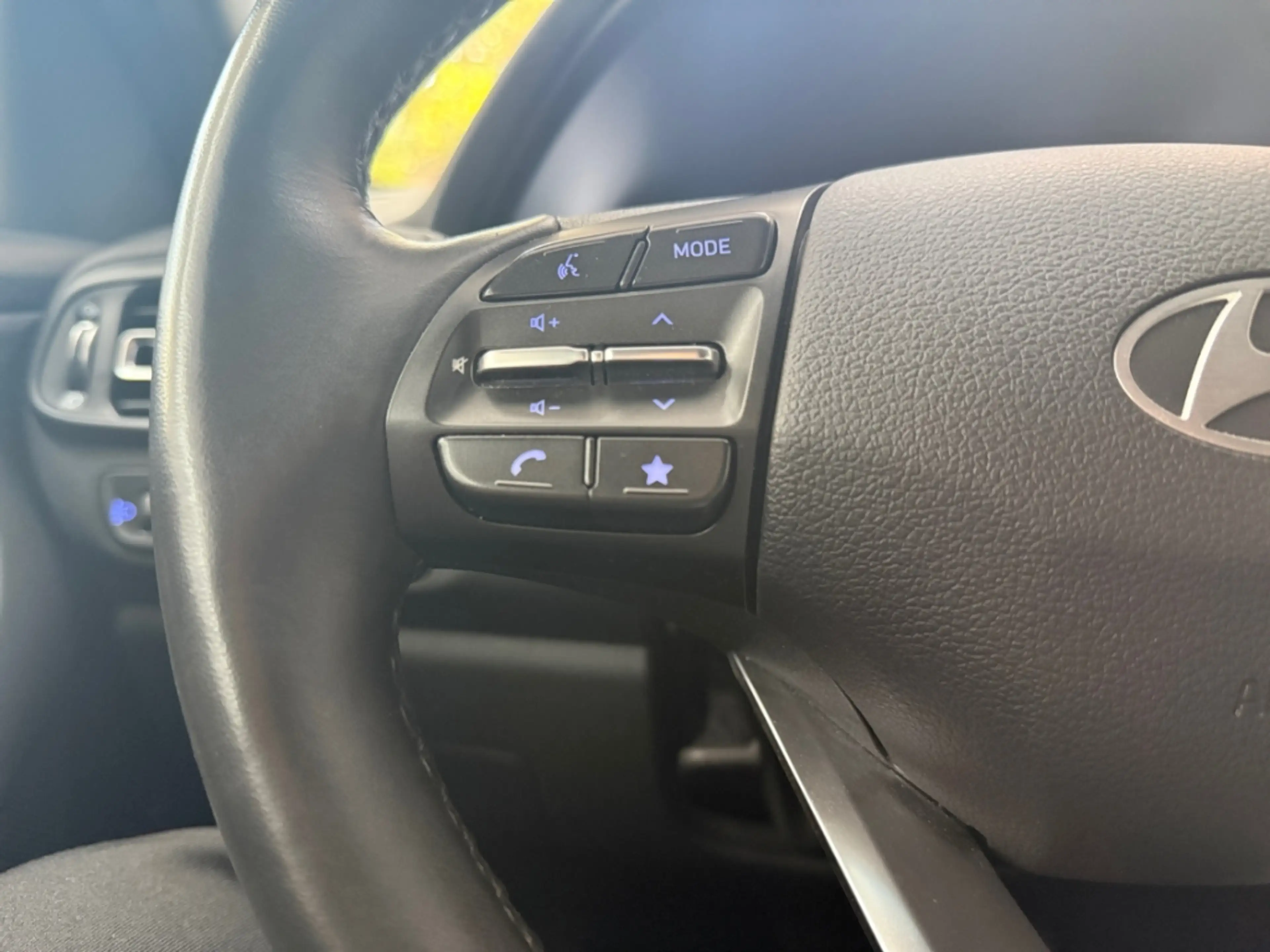 Hyundai i30 Advantage AUTOMATIK NAV LED DIG-DISPLAY KAMERA ACC — photo 15