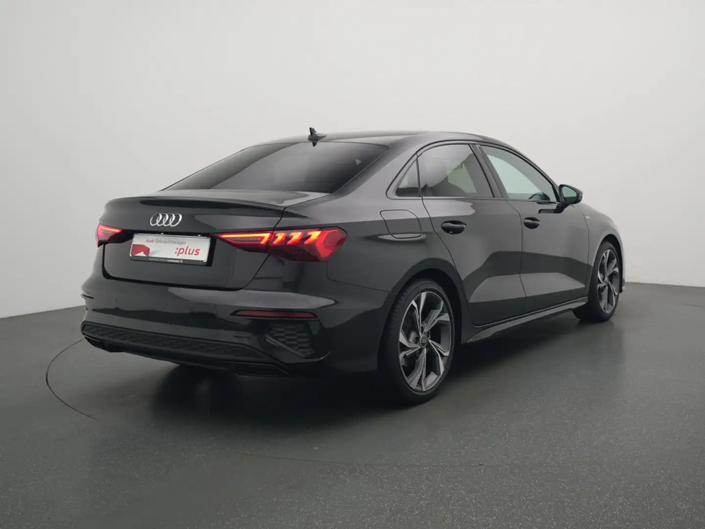 Audi A3 Limo S line S TRON AHK NAVI VIRT B&O LED Schwarz - 2