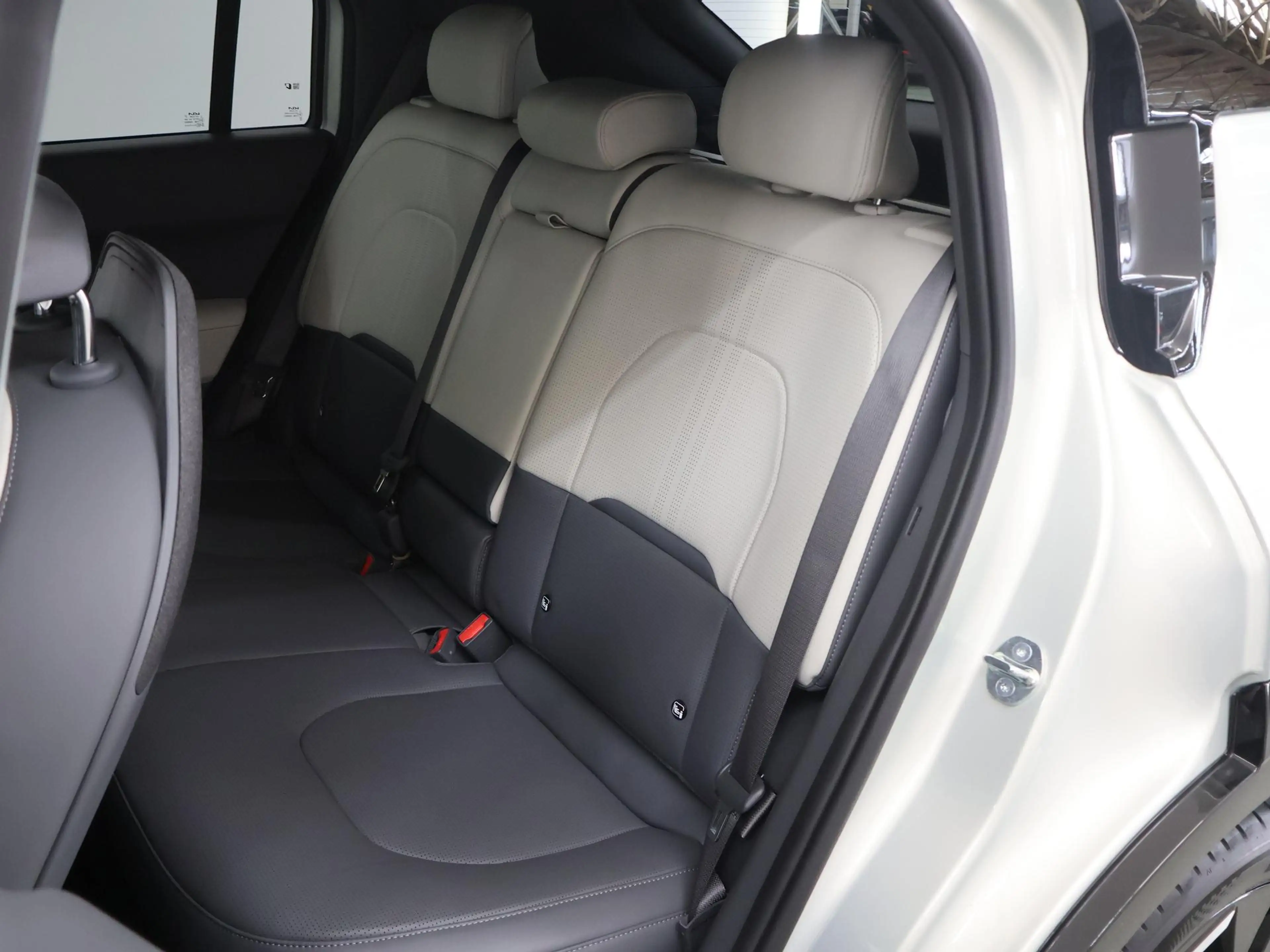 Kia EV3 GT-PlusLine 81.4 kWh | Panoramaschuifdak  | 360 Ca — photo 12