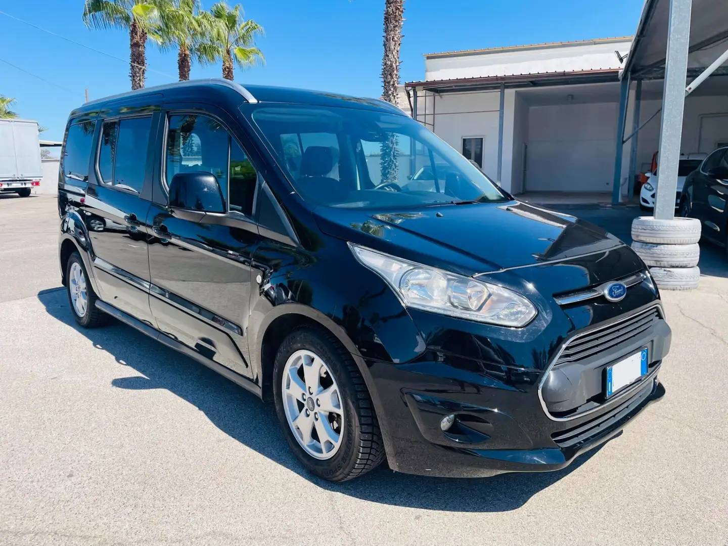 Ford Tourneo Connect Tourneo Connect7 1.5 TDCi 120 CV Titanium Noir - 1