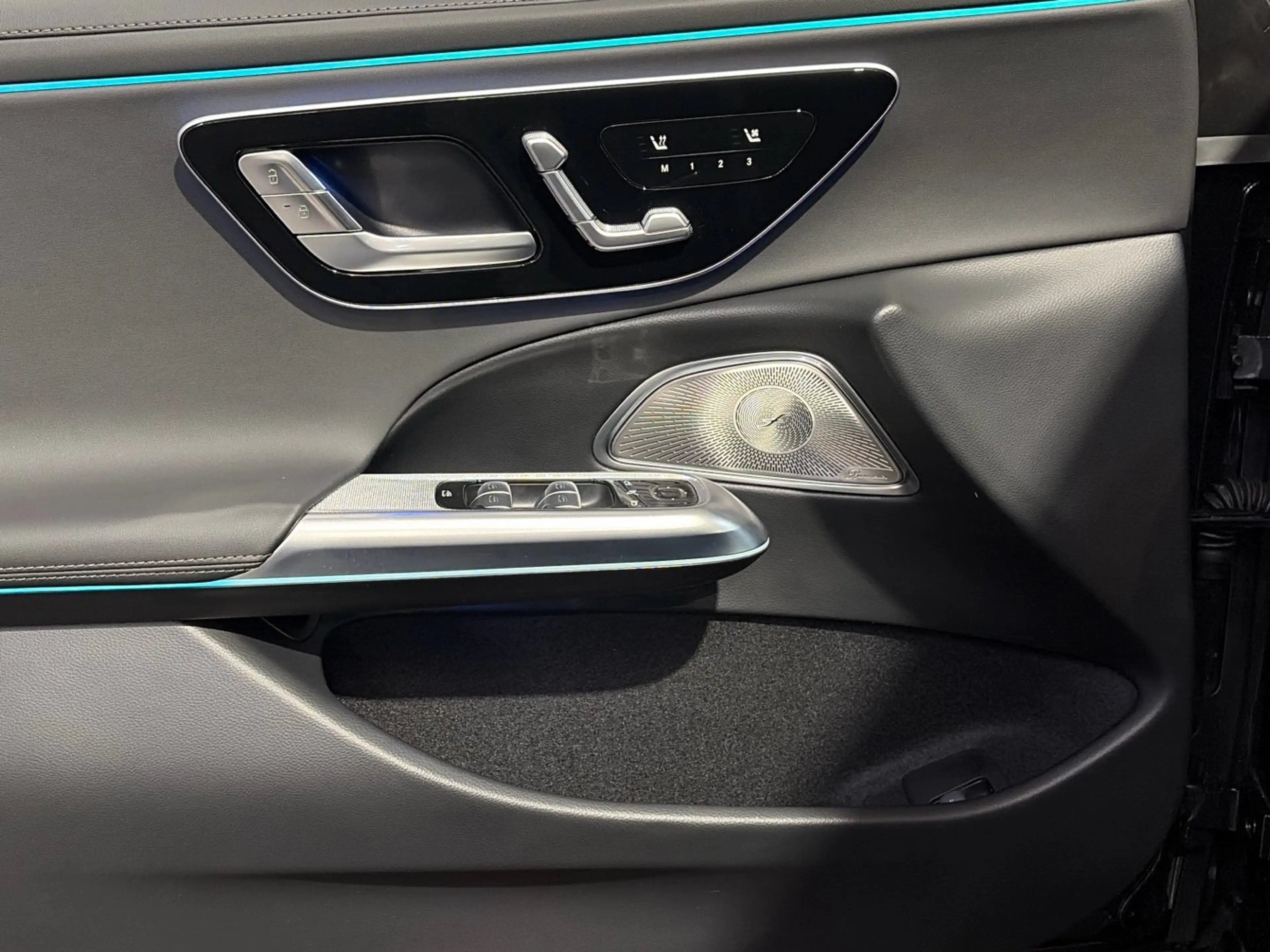 Mercedes-Benz E 450 d 4M T AMG Night Distronic Digital-Light — photo 15
