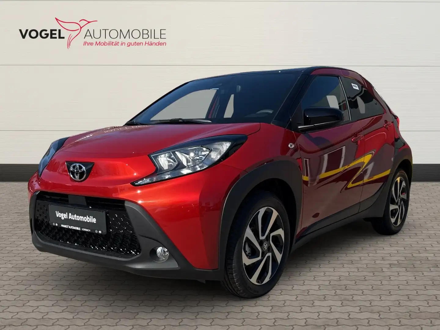 Toyota Aygo 1.0 Teamplayer Kam.+Navi+ACC+Fernlichtass. Noir - 1