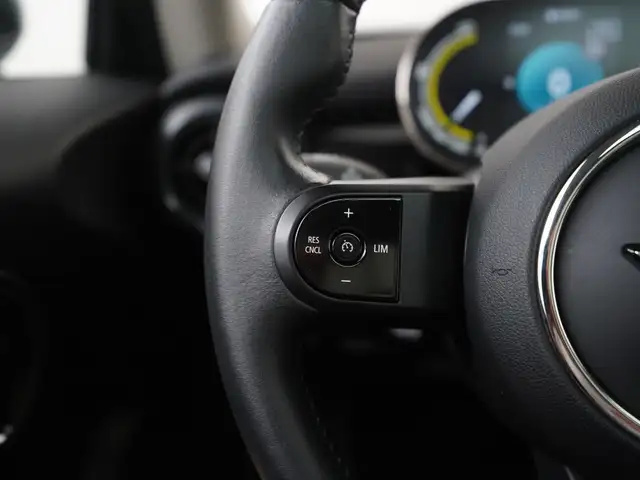 Mini Hatch view 7
