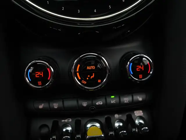 Mini Hatch view 13