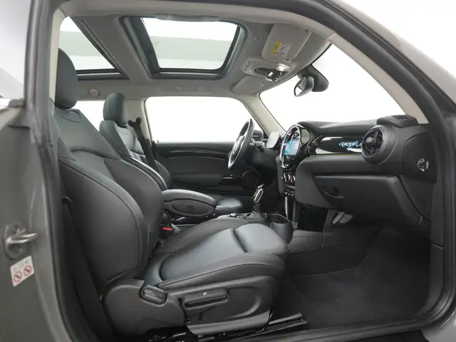 Mini Hatch view 3