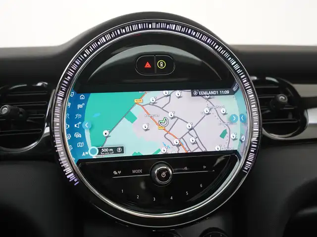 Mini Hatch view 14
