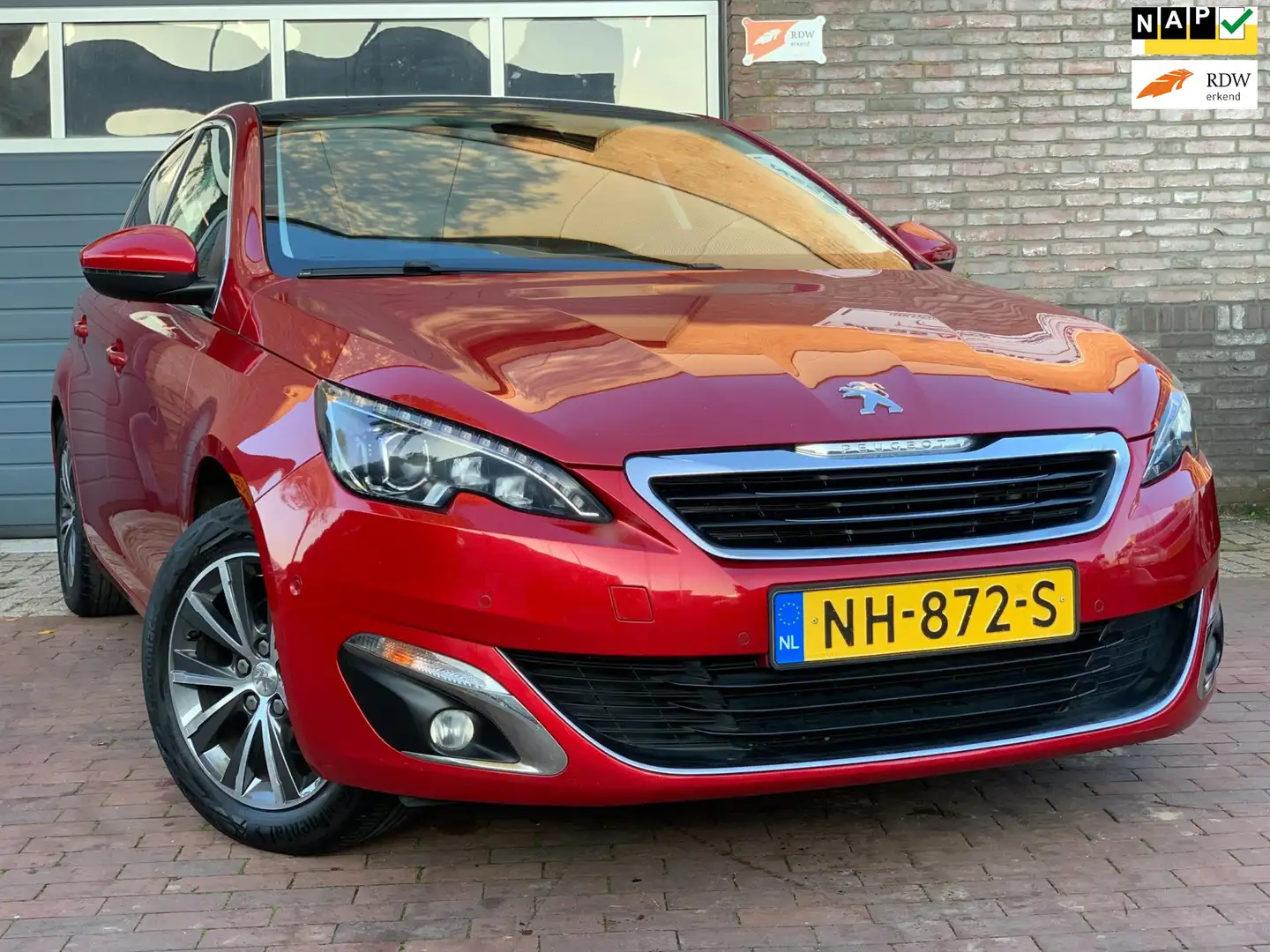 Peugeot 308 1.2 PureTech Allure Automaat|Pano.dak Rot - 1