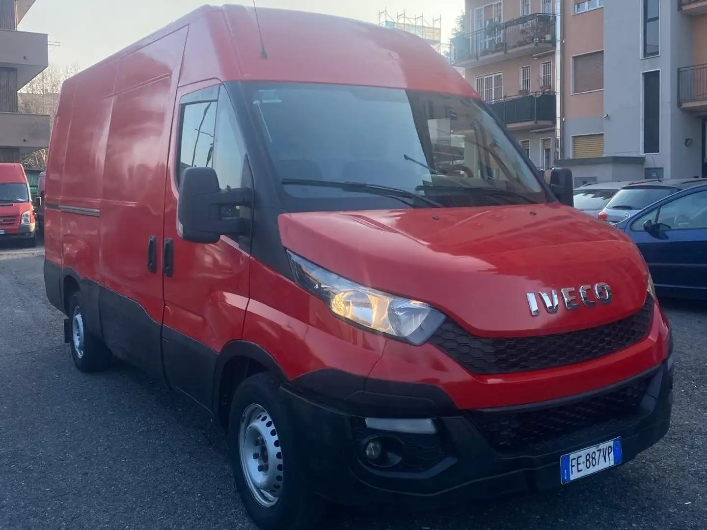 Iveco Daily 35S13 (Passo Medio) Rosso - 1