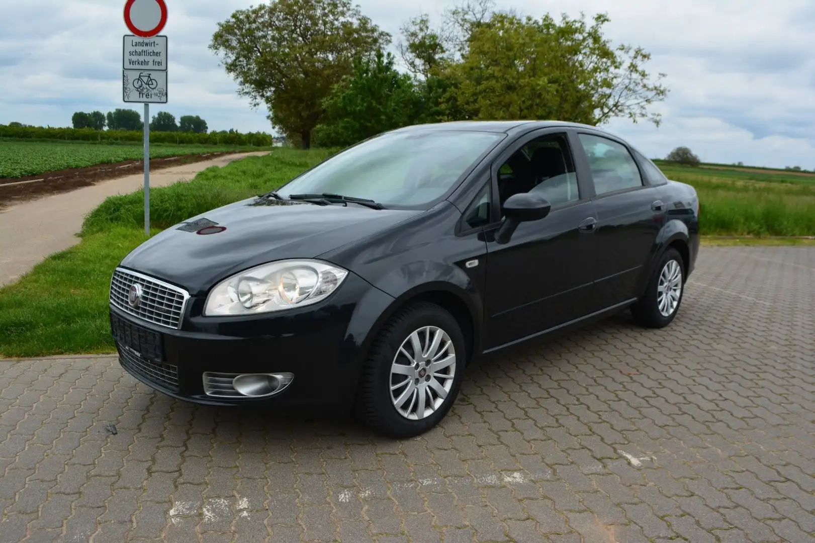 Fiat Linea Dynamic 1.4 16V  LPG Negru - 1